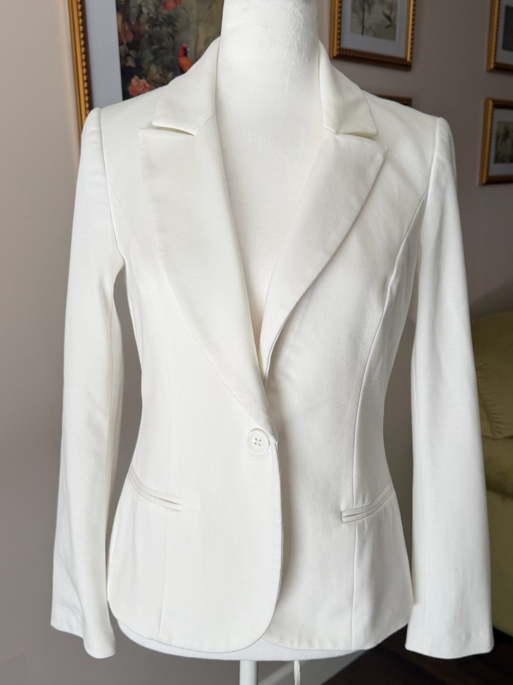 White House Black Market Ivory Single-Button Tailored Blazer